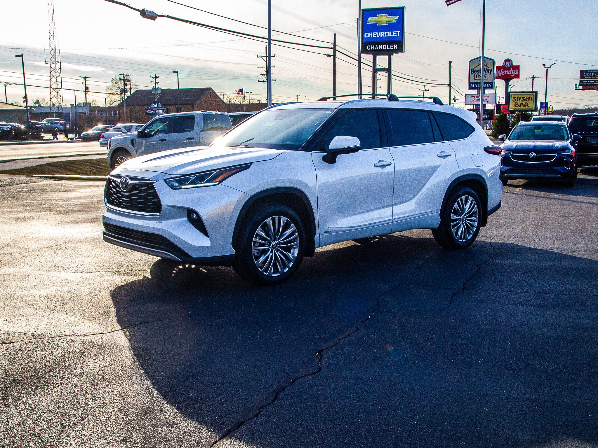 2025 Toyota Highlander Hybrid Platinum