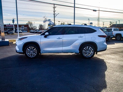 2025 Toyota Highlander Hybrid Platinum