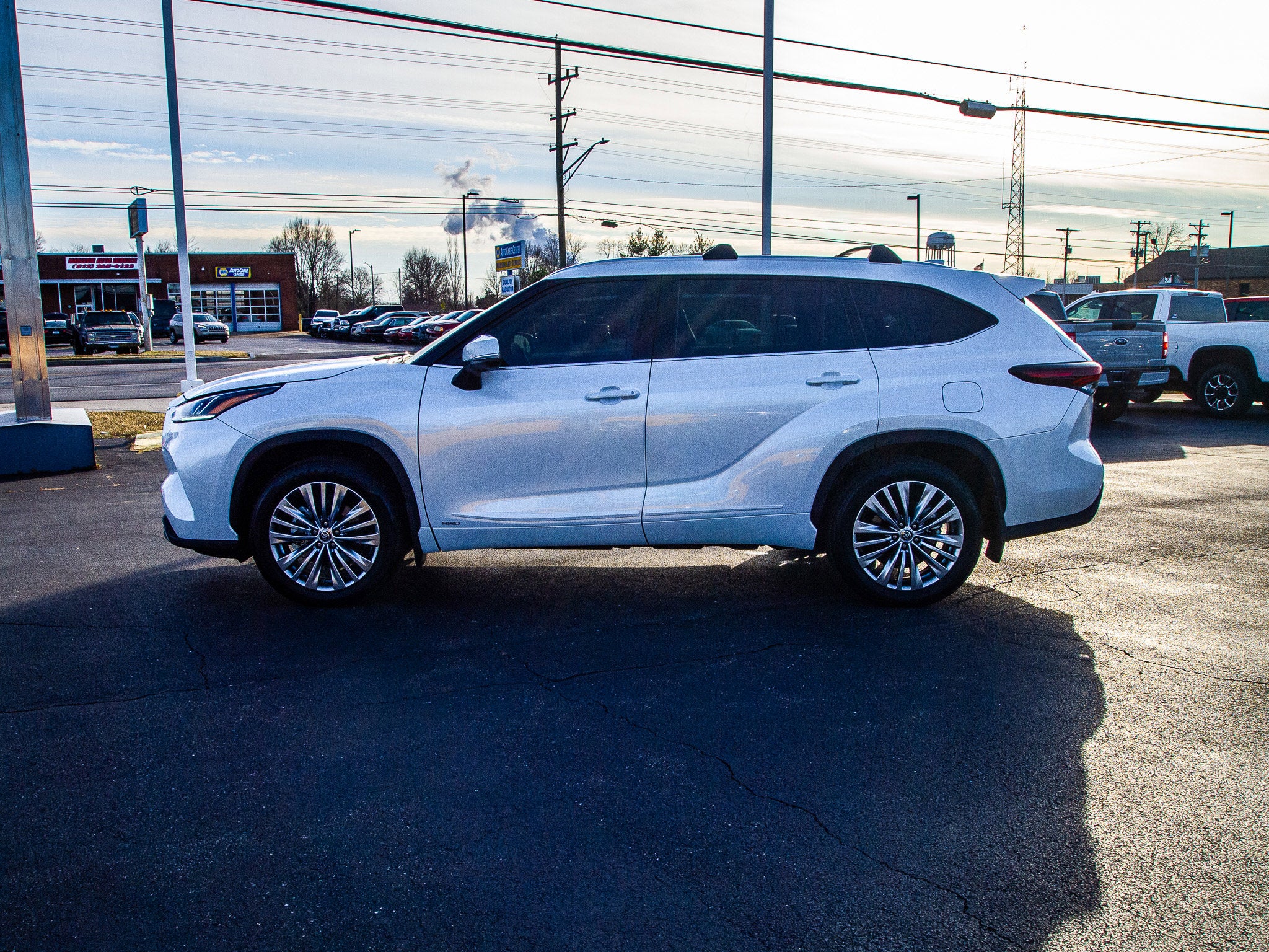 2025 Toyota Highlander Hybrid Platinum