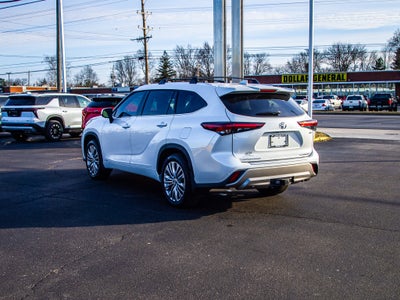 2025 Toyota Highlander Hybrid Platinum