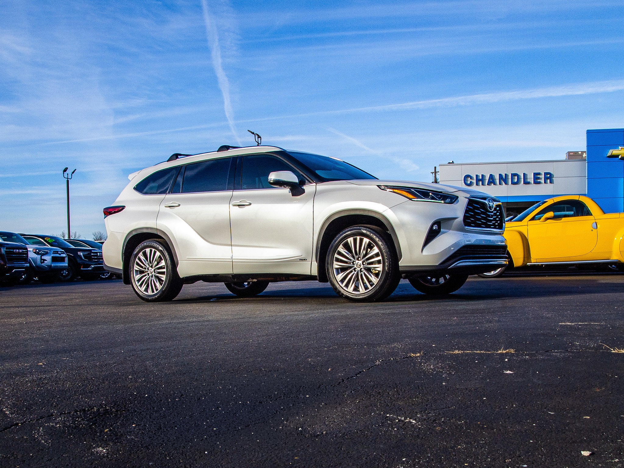 2025 Toyota Highlander Hybrid Platinum