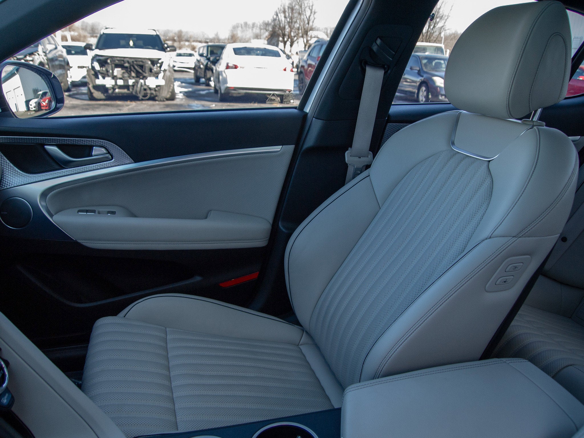 2023 Genesis G70 2.0T