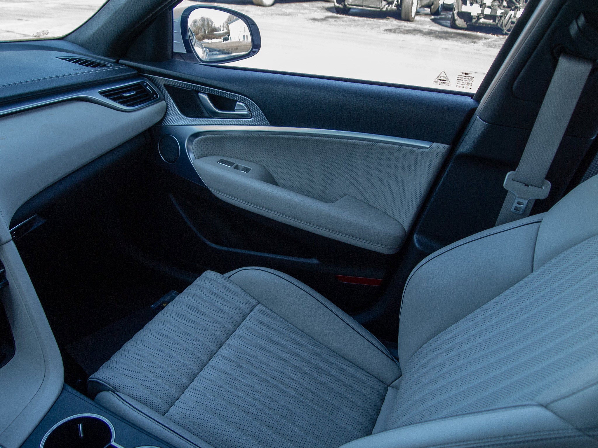 2023 Genesis G70 2.0T