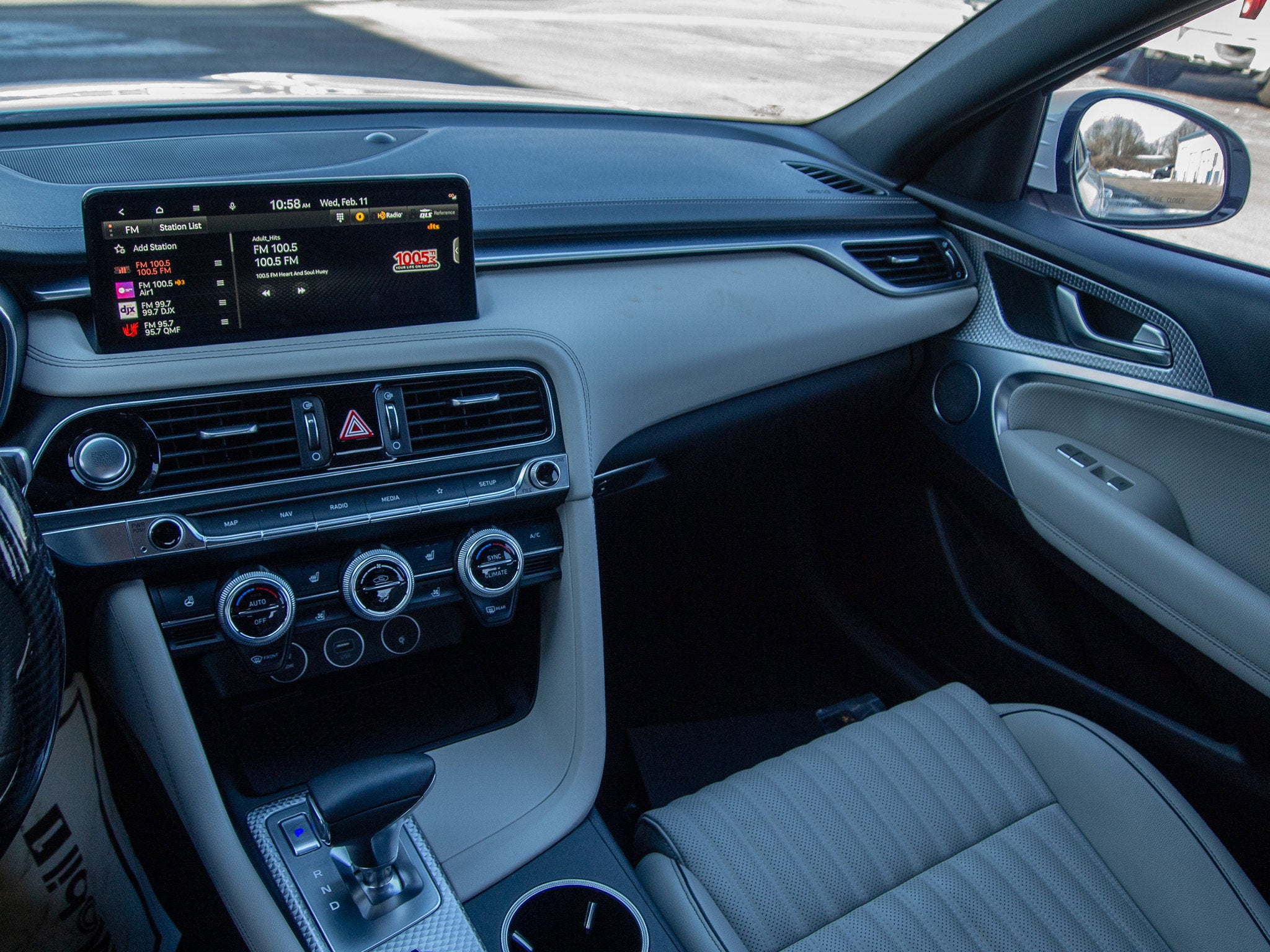 2023 Genesis G70 2.0T