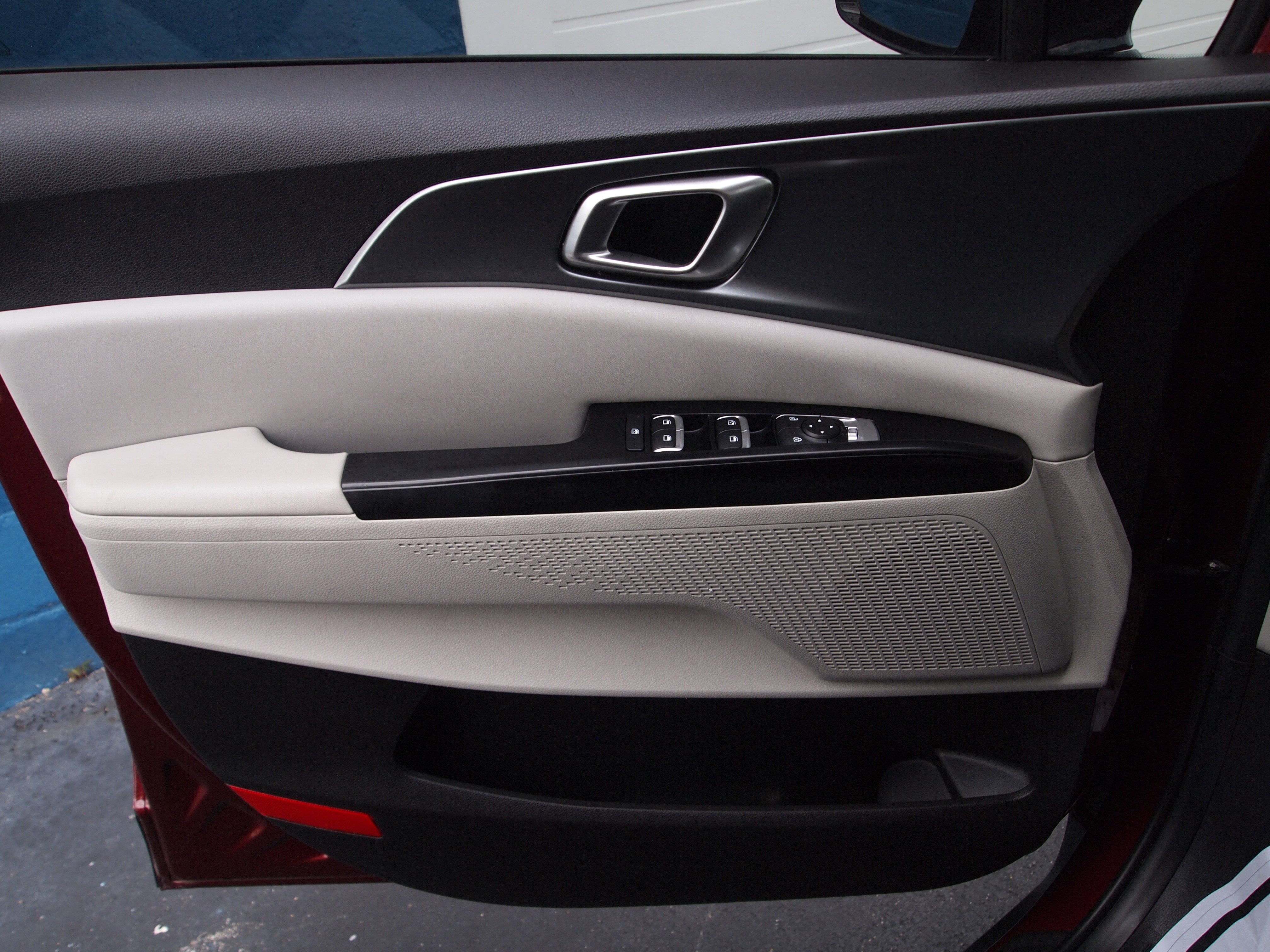 2023 Kia Carnival LX