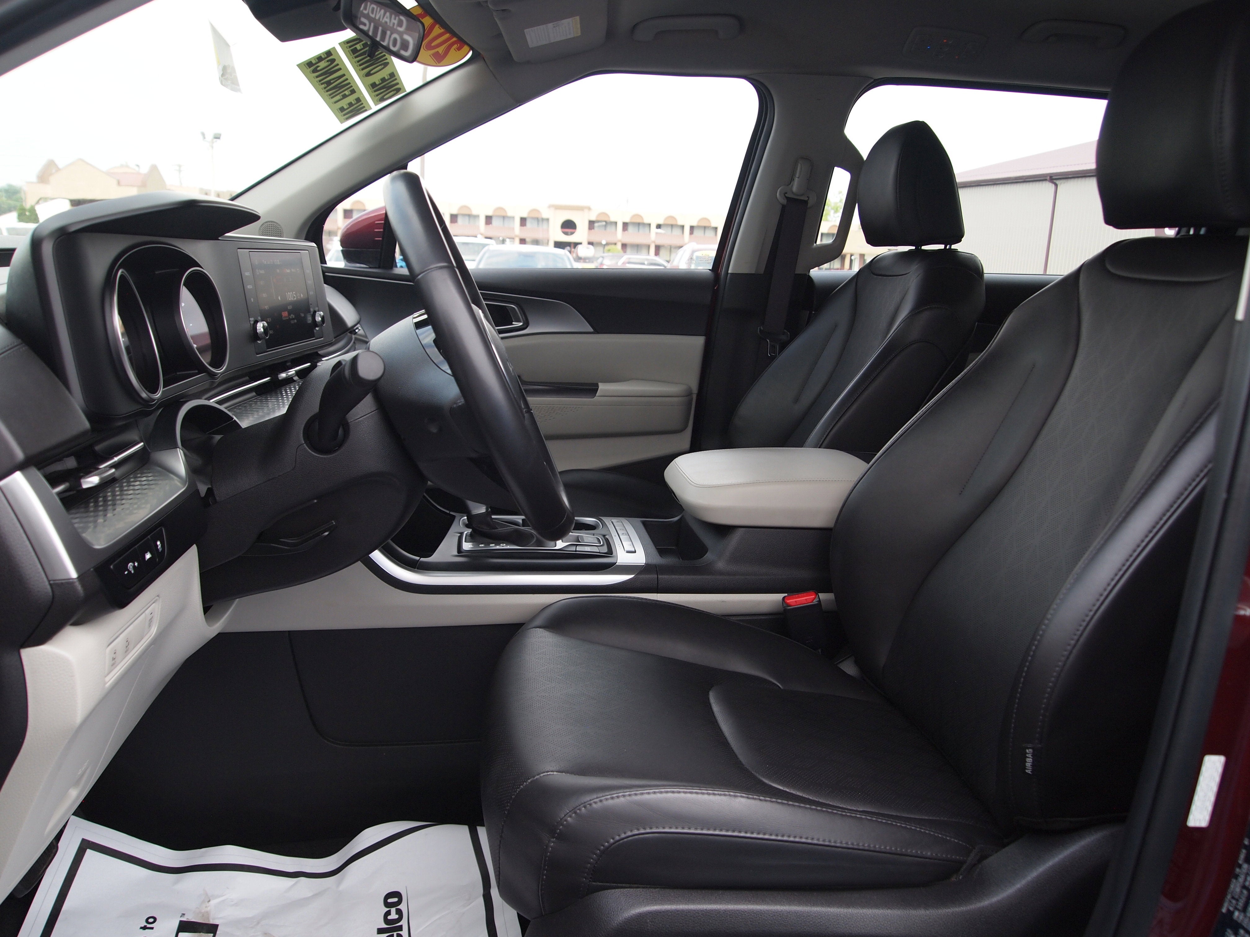 2023 Kia Carnival LX