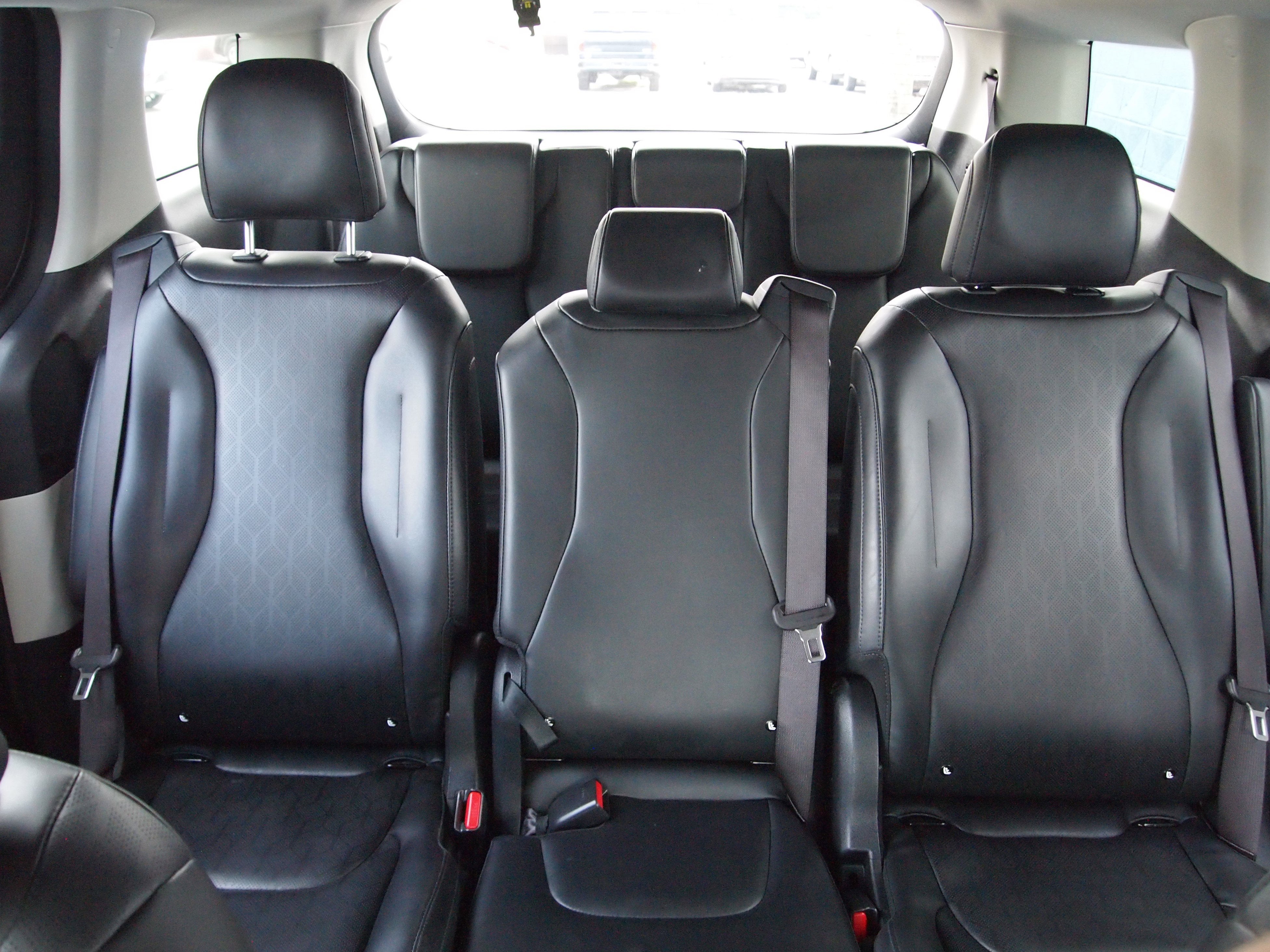 2023 Kia Carnival LX