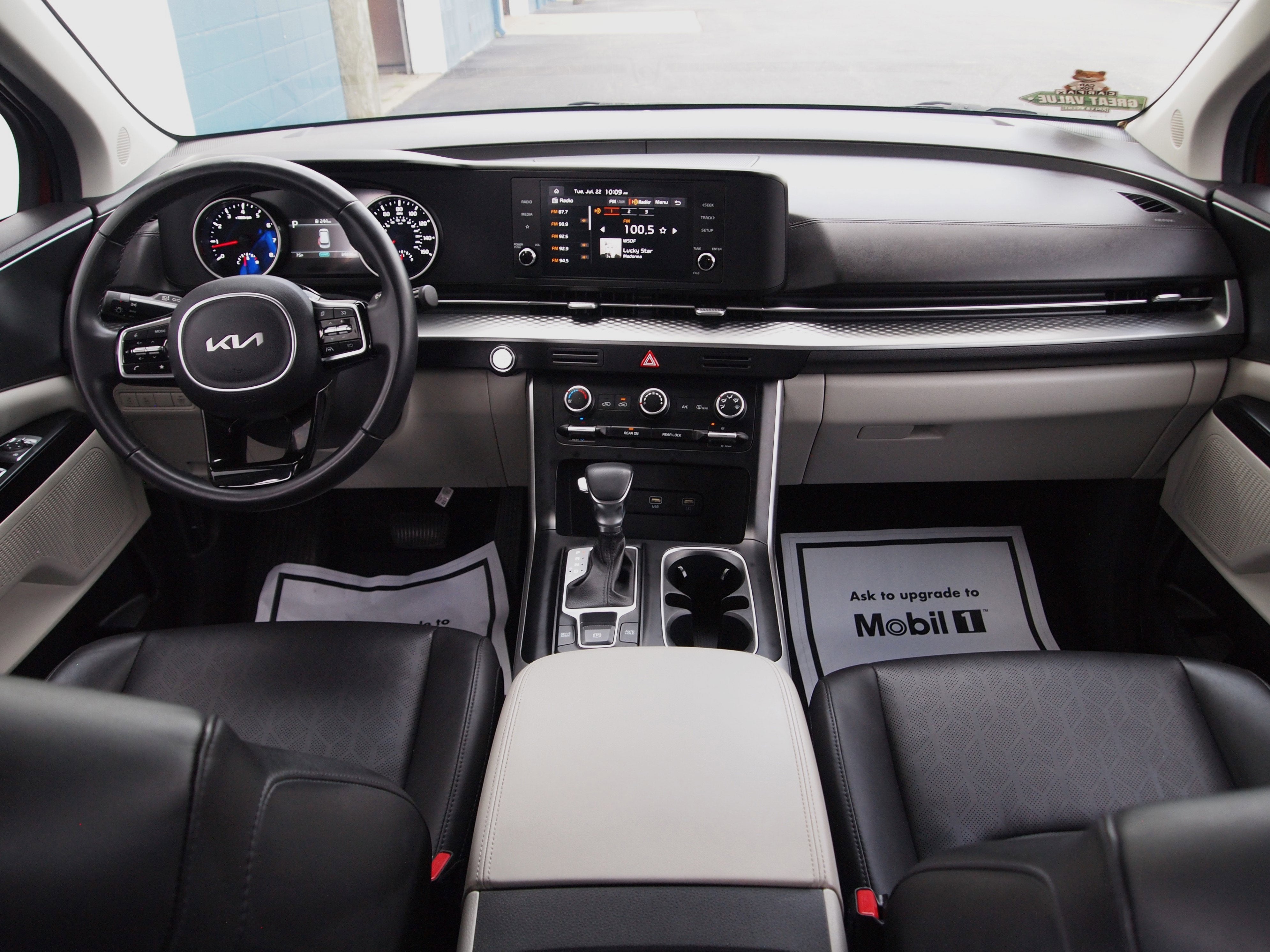 2023 Kia Carnival LX