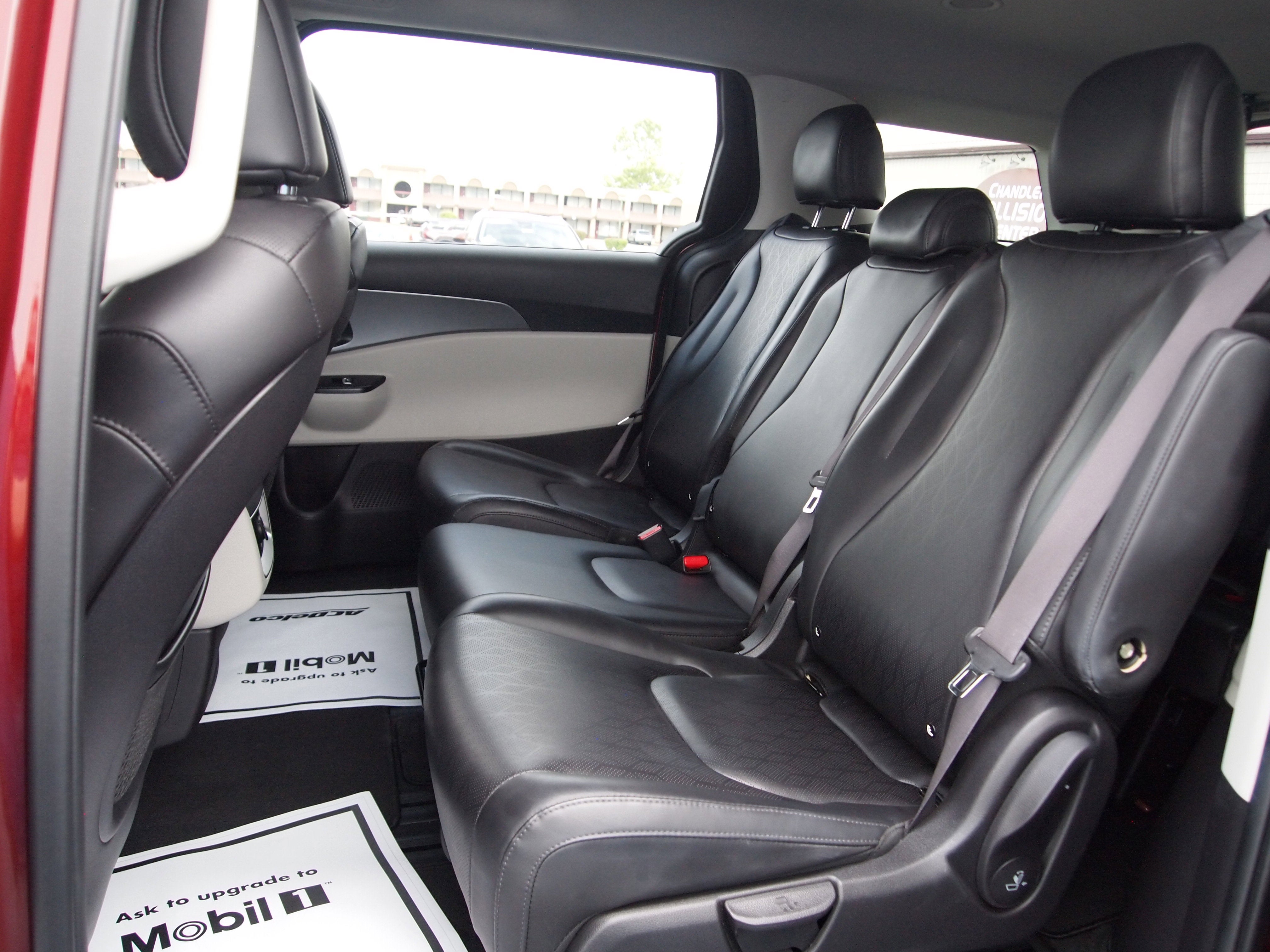 2023 Kia Carnival LX