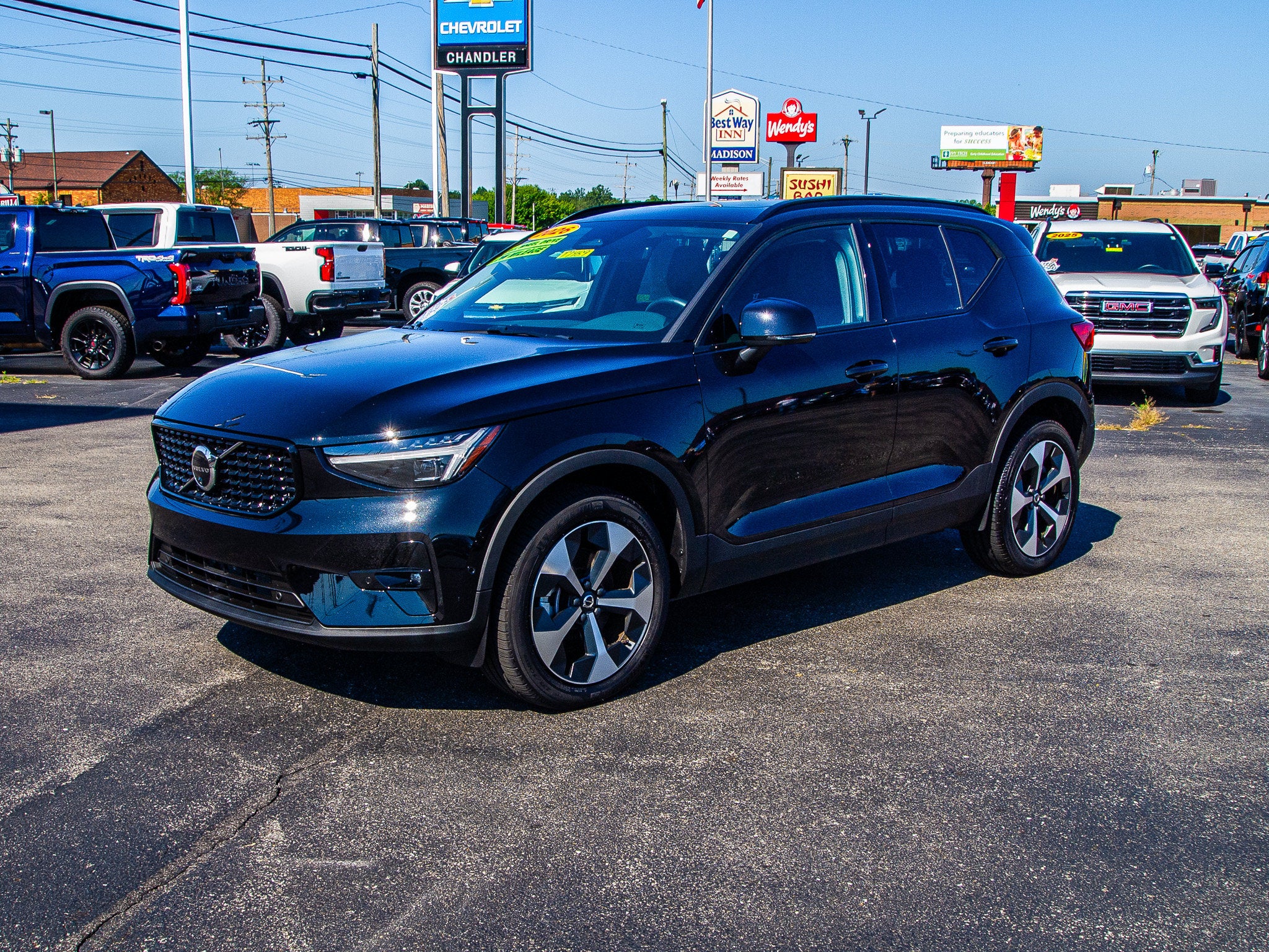 2026 Volvo XC40 Plus